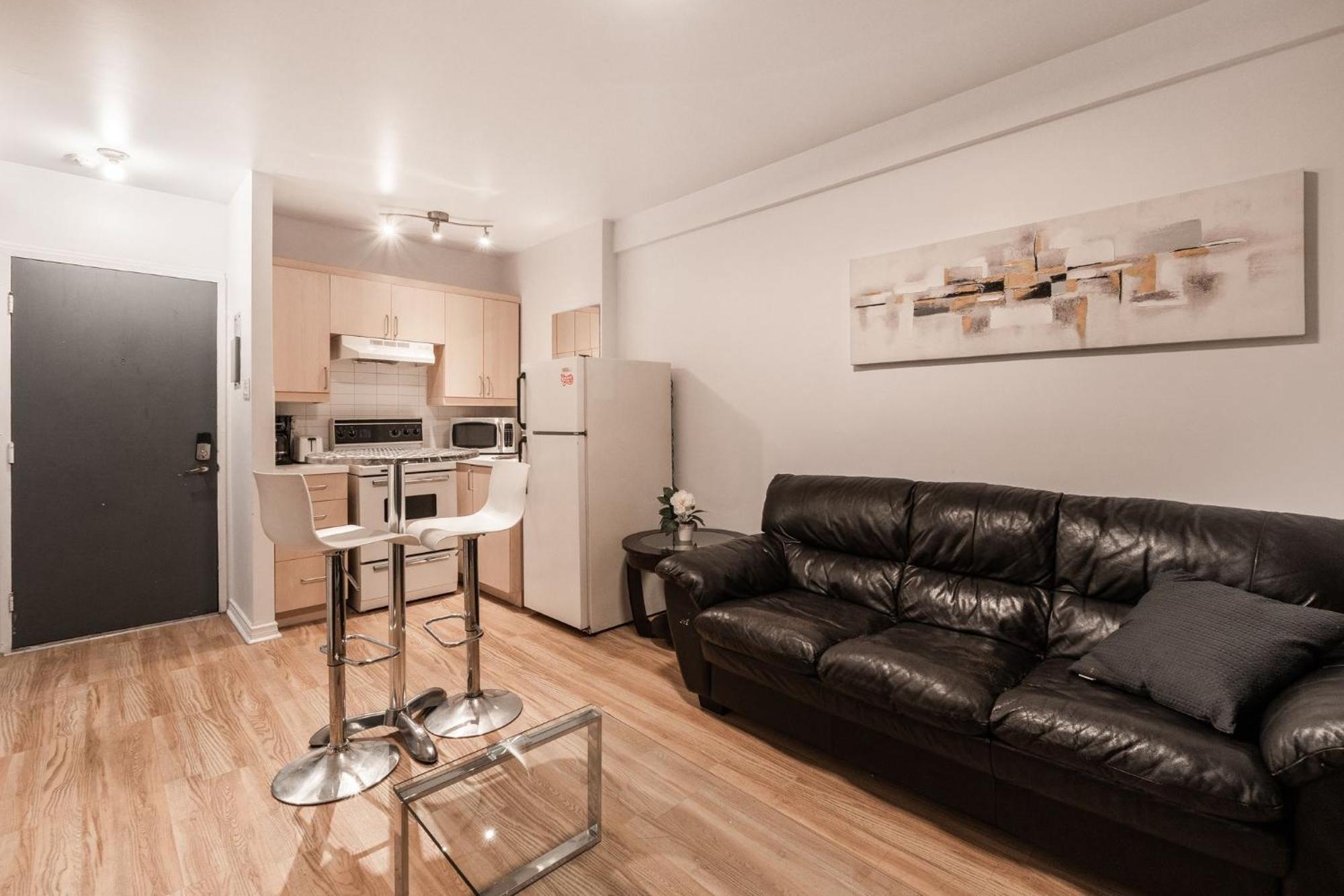 Apartment One Bedroom 10 Min From Downtown - 106